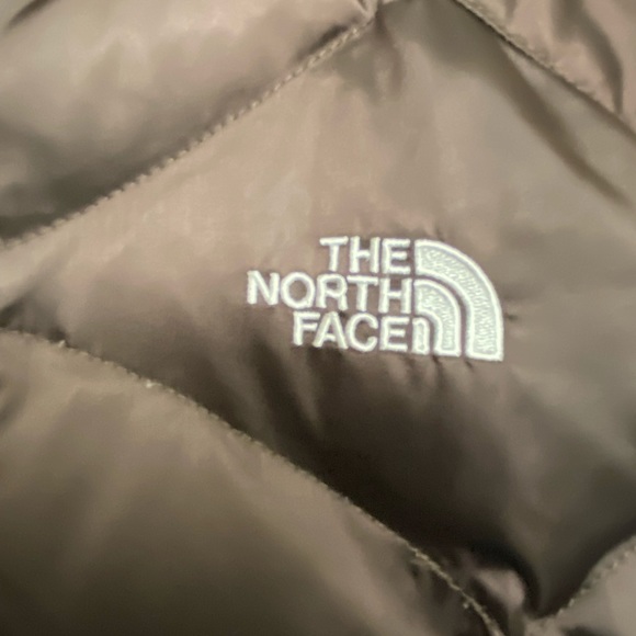 The North Face 550 Quilted Vest - Picture 5 of 6